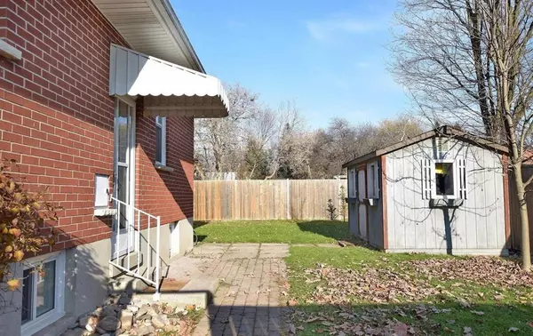 Whitby, ON L1N 1A1,110 Front ST E