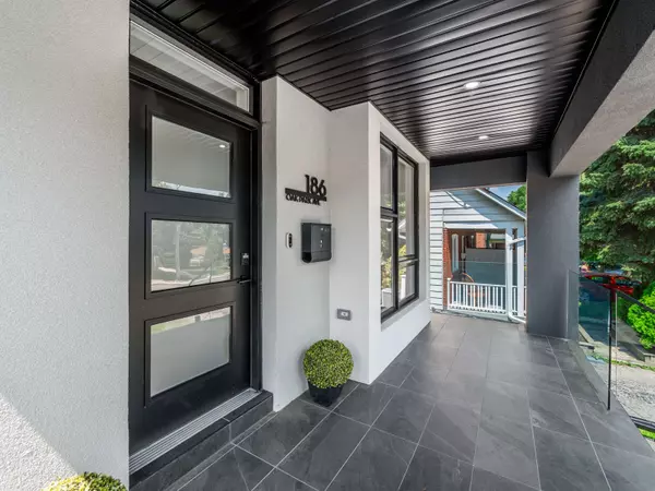 Toronto E03, ON M4C 4M8,186 Oak Park AVE