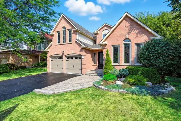 14 Balsdon CRES, Whitby, ON L1P 1L5