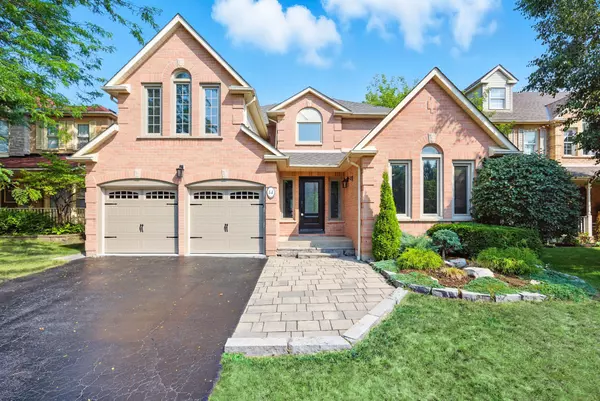 Whitby, ON L1P 1L5,14 Balsdon CRES