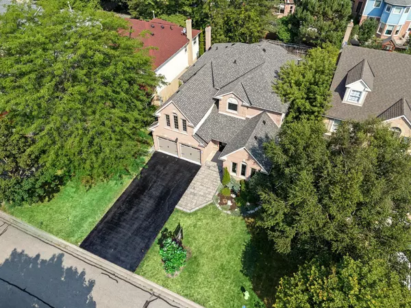 Whitby, ON L1P 1L5,14 Balsdon CRES