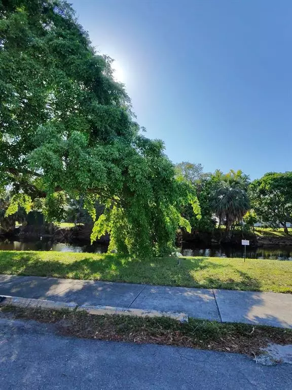 Lauderhill, FL 33313,2201 NW 41st Ave #405