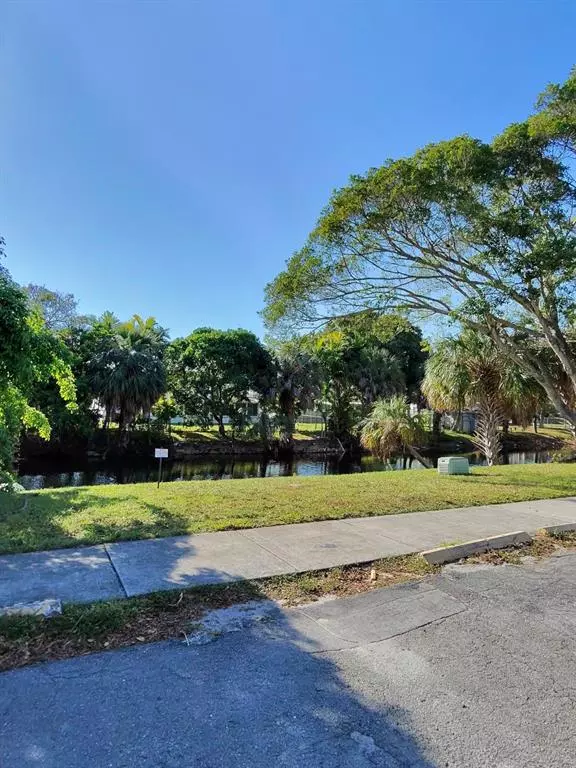 Lauderhill, FL 33313,2201 NW 41st Ave #405