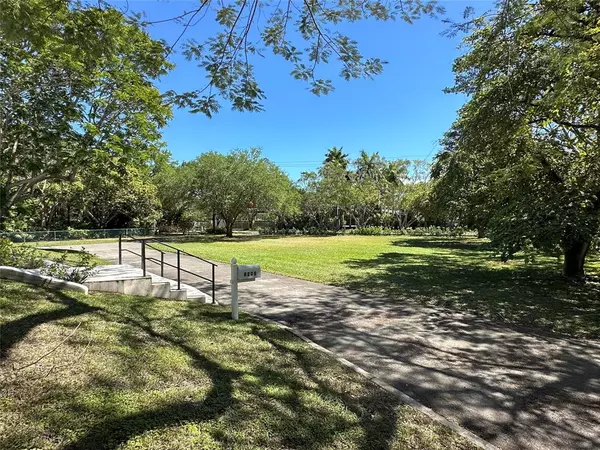 Pinecrest, FL 33156,6205 SW 108 St