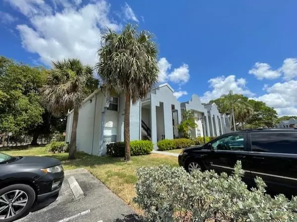 Hollywood, FL 33025,530 SW 113th Way #530