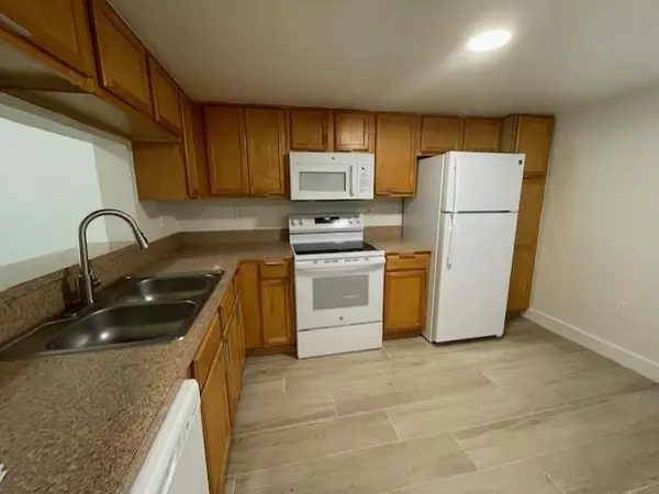 Hollywood, FL 33025,530 SW 113th Way #530