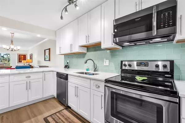 Oakland Park, FL 33334,3050 NE 16th Ave #202