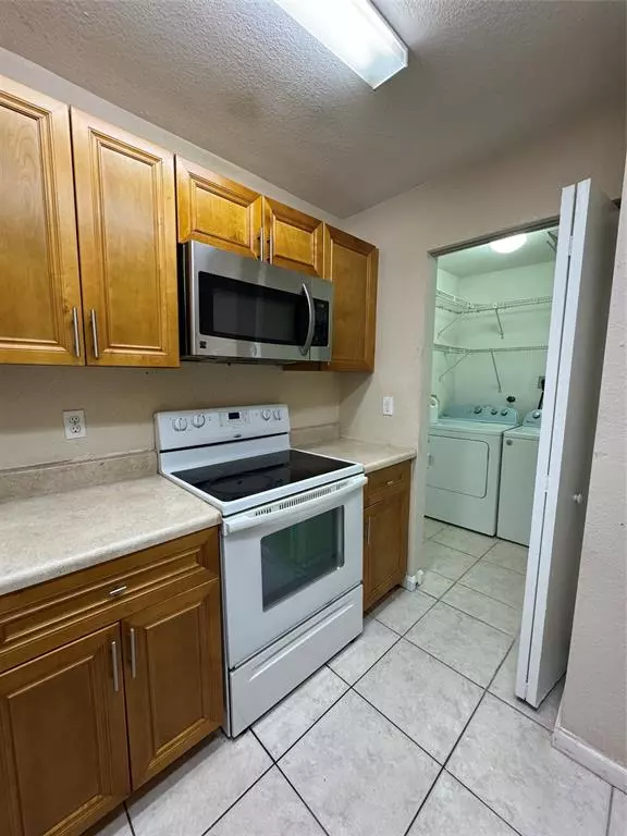 2862 NW 55th Ave #2C, Lauderhill, FL 33313