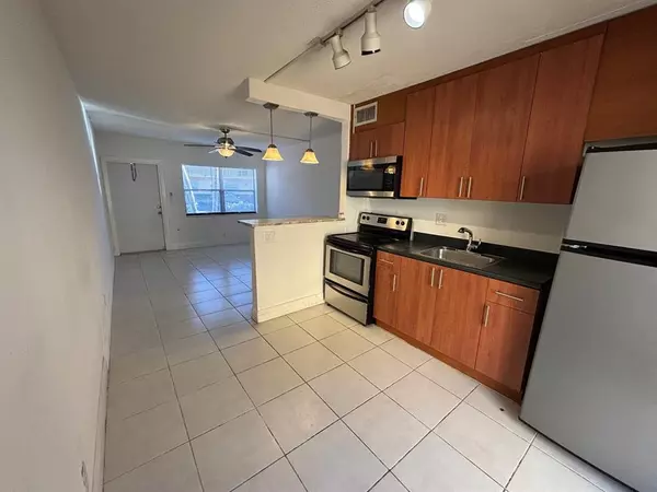 Oakland Park, FL 33334,4061 N Dixie Hwy #17