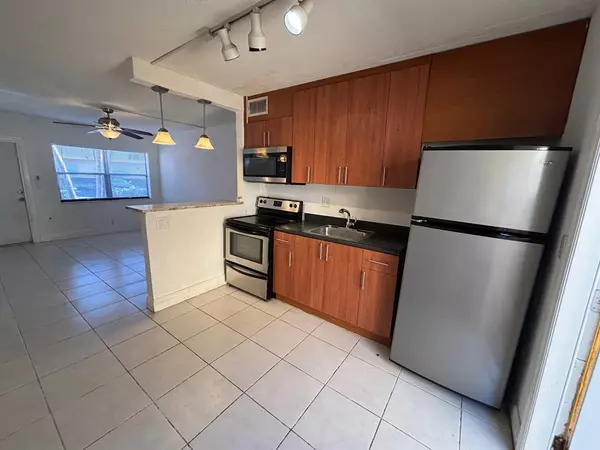 Oakland Park, FL 33334,4061 N Dixie Hwy #17