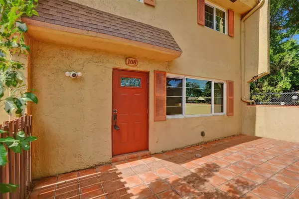 Davie, FL 33317,7175 Nova Dr #108