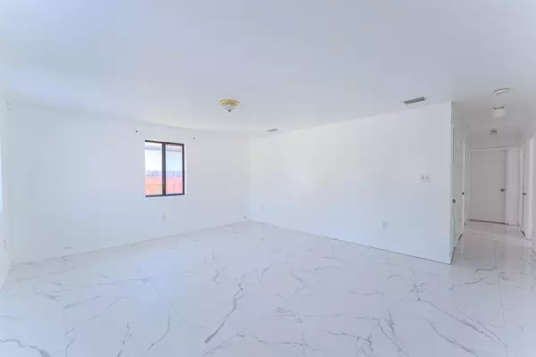 Hollywood, FL 33023,5738 Fletcher St