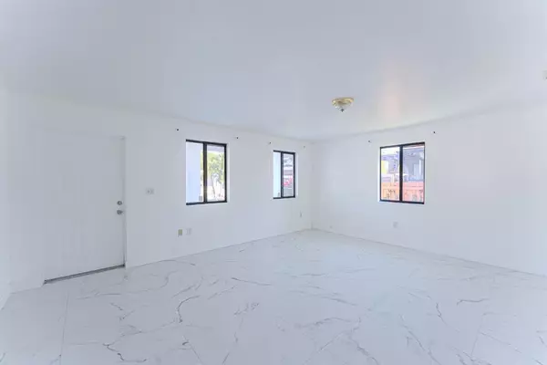 Hollywood, FL 33023,5738 Fletcher St