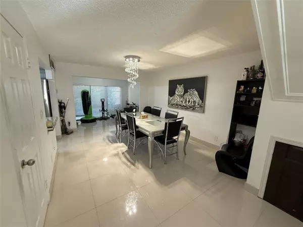 Hollywood, FL 33021,Address not disclosed