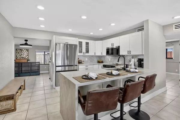 Fort Lauderdale, FL 33317,4451 SW 23rd St