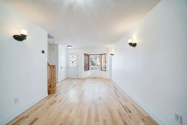 Richmond Hill, ON L4E 3C7,108 Olde Bayview AVE