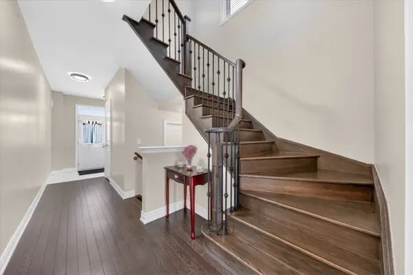 East Gwillimbury, ON L9N 0S1,107 Walter English DR