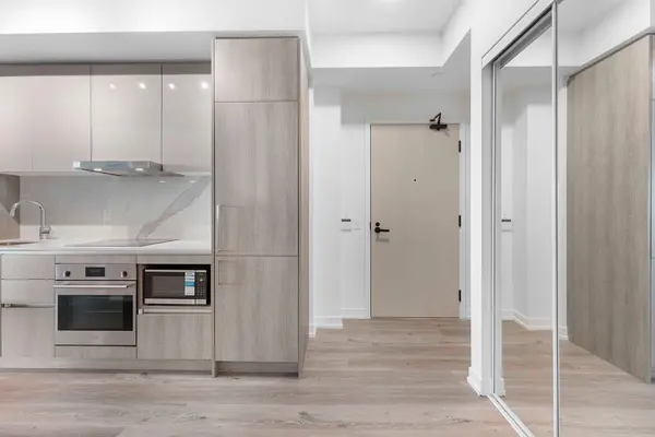 Vaughan, ON L4K 0R1,225 Commerce ST #4608