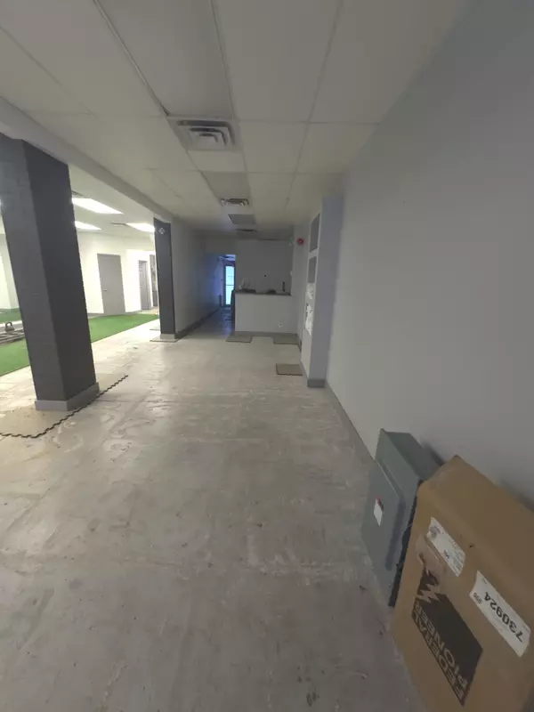 Vaughan, ON L6A 1R7,10055 Keele ST #103