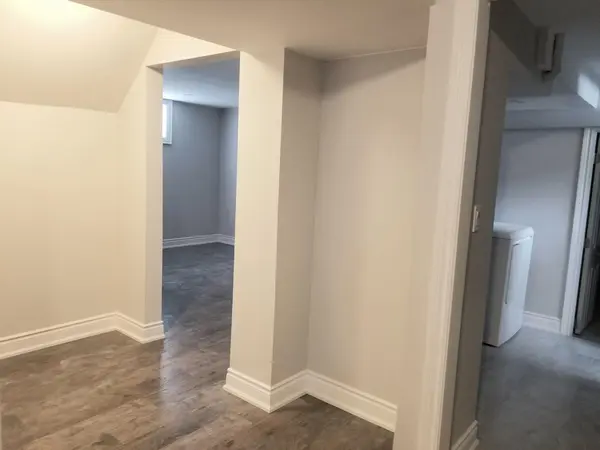 Aurora, ON L4G 2Y7,12 Ottawa CT