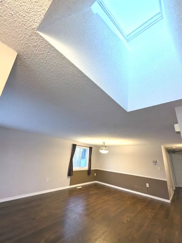 Barrie, ON L4N 8C7,21 Columbia RD