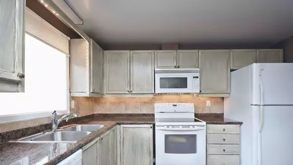 Barrie, ON L4N 8C7,21 Columbia RD