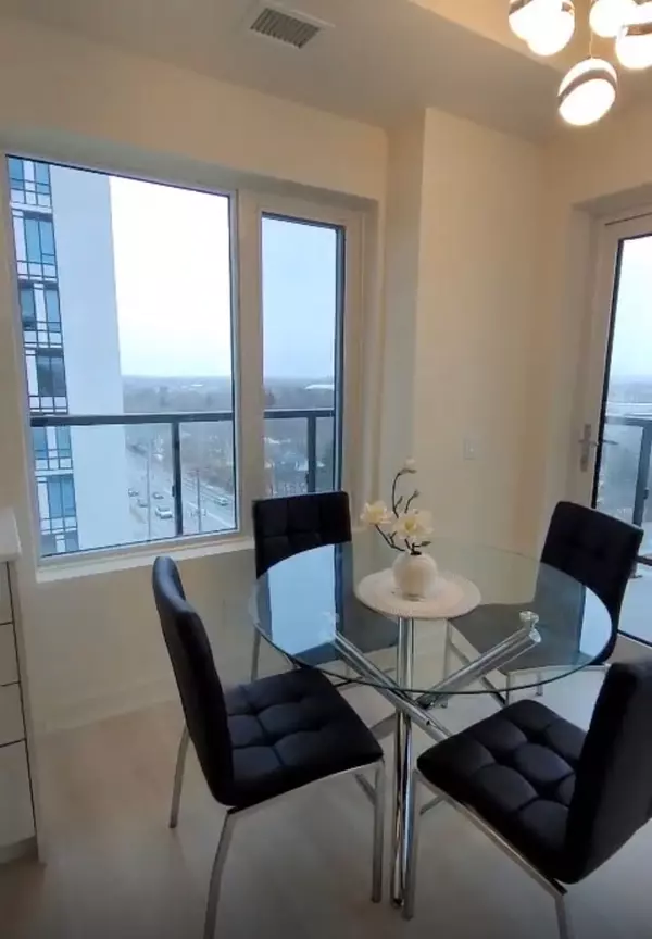 Milton, ON L9T 9N7,8020 Derry RD #808