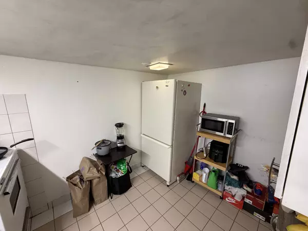 Toronto W02, ON N6P 2E9,43 Indian Road CRES #Basement