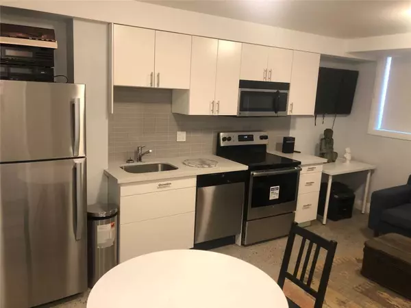 Toronto W01, ON M6S 5T9,230 South Kingsway N/A #10