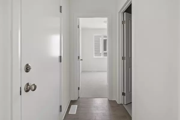 Loyalist, ON K0H 1G0,9 Golf Links DR