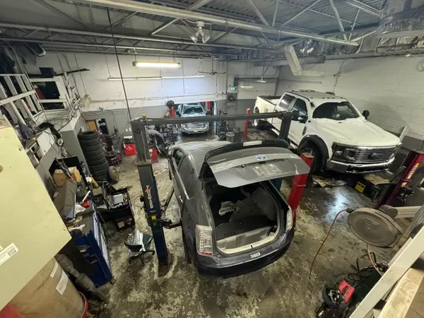 Kitchener, ON N2B 3E6,1659 Victoria ST N