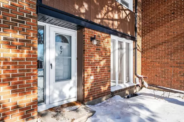 Beacon Hill North - South And Area, ON K1J 8J2,1900 Marquis AVE #67