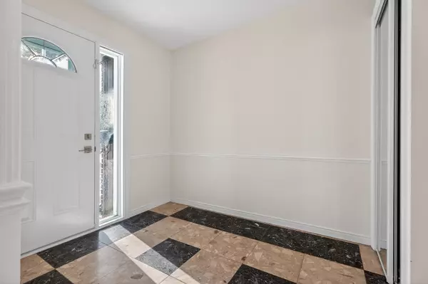 Beacon Hill North - South And Area, ON K1J 8J2,1900 Marquis AVE #67