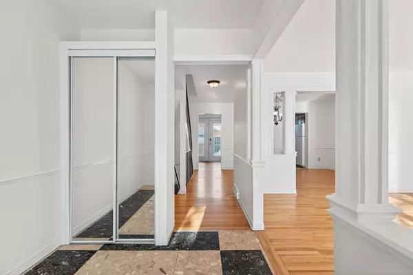 Beacon Hill North - South And Area, ON K1J 8J2,1900 Marquis AVE #67