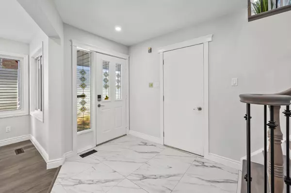 Hunt Club - South Keys And Area, ON K1G 5L3,83 Saddle CRES