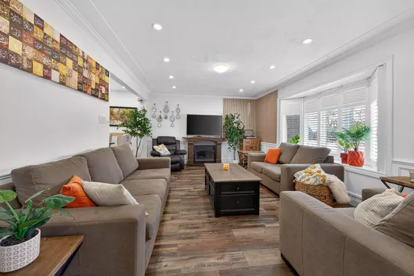 Hamilton, ON L8T 4J8,115 KINGS FOREST DR