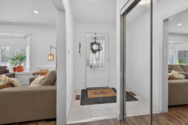 115 KINGS FOREST DR, Hamilton, ON L8T 4J8