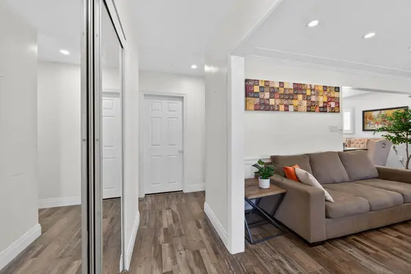 115 KINGS FOREST DR, Hamilton, ON L8T 4J8