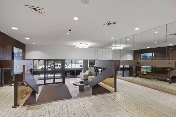 Elmvale Acres And Area, ON K1B 4S9,2650 Southvale CRES #114