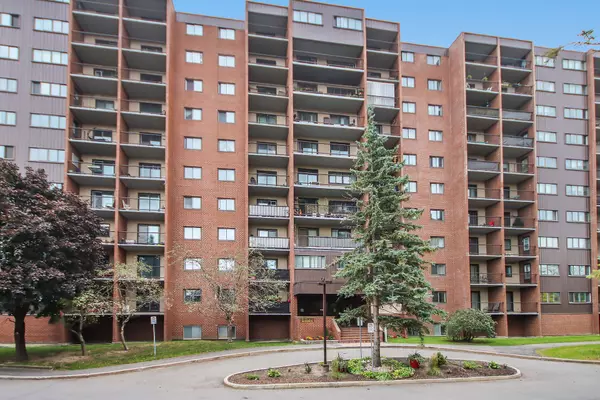 Elmvale Acres And Area, ON K1B 4S9,2650 Southvale CRES #114