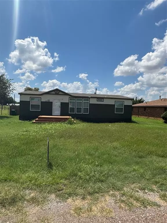 Quanah, TX 79252,1105 W 13th Street