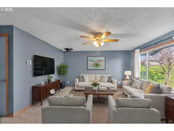 415 S 12TH ST, St Helens, OR 97051