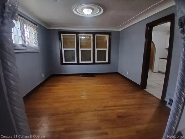 Detroit, MI 48227,15008 Strathmoor ST