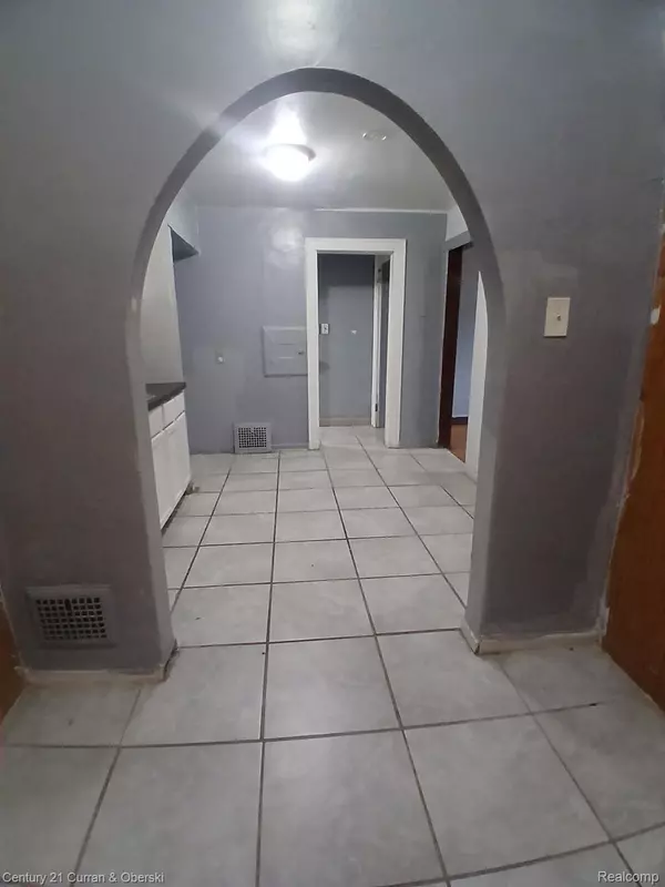 Detroit, MI 48227,15008 Strathmoor ST