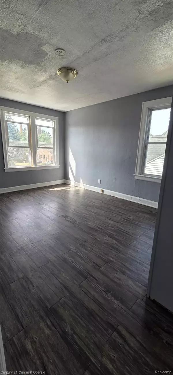 Detroit, MI 48227,15008 Strathmoor ST