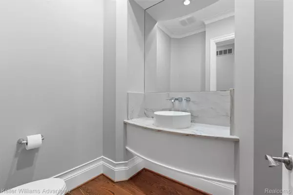 Bloomfield Hills, MI 48302,2951 Turtle Pond CT