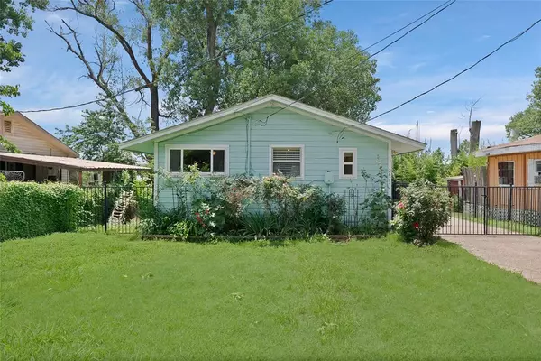 Weatherford, TX 76087,2425 E Lake Drive