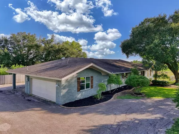 Robinson, TX 76706,2275 W Moonlight Drive