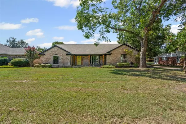 Arlington, TX 76015,2312 Garden Lane