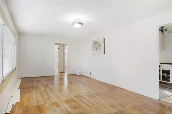 Whitewright, TX 75491,203 S Carter Street